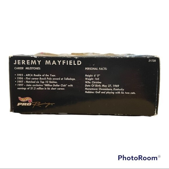 Hot Wheels 1997 Pro Racing Jeremy Mayfield #12 Mobil One 1:24 Scale Diecast - Picture 3 of 4